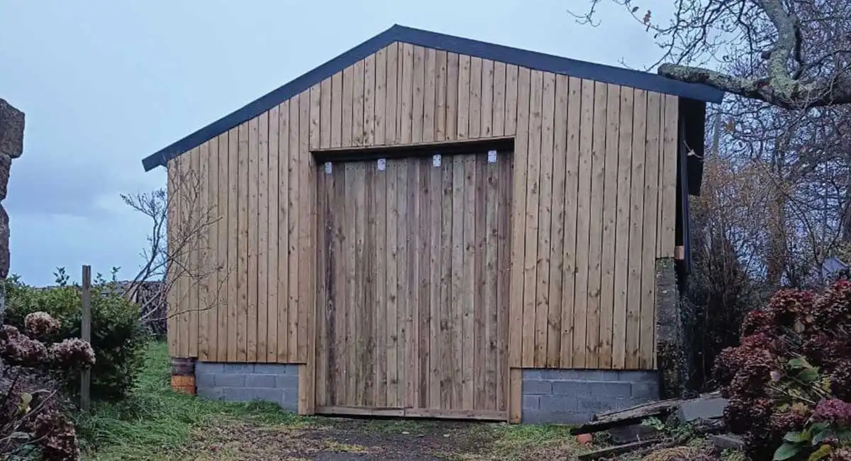construction-hangar-bois-amenagement-exterieur-kerlaz-finistere