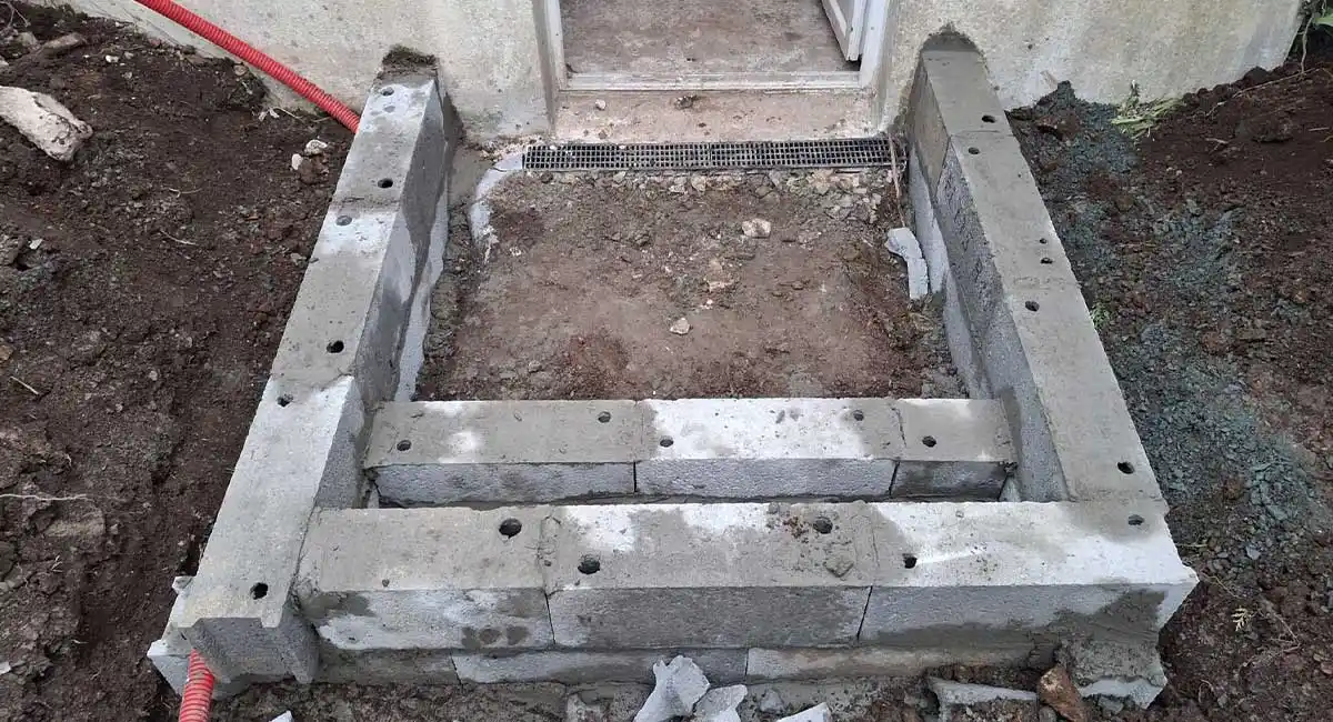 maconnerie-chantier-creation-cour-anglaise-quimper