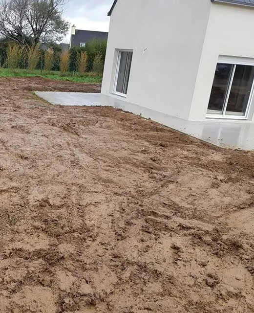 Nivellement de terrain à Argol : Préparer l'extérieur d'une maison neuve