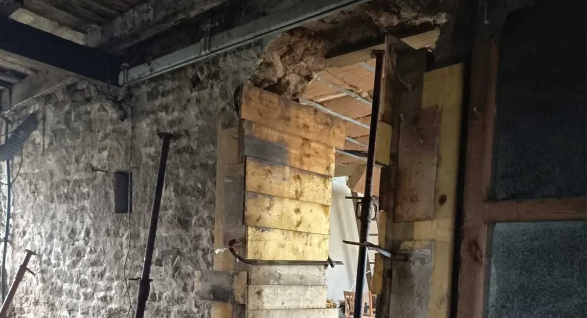 Alto TP est intervenue à Plozévet pour l'ouverture d'un mur dans une maison ancienne