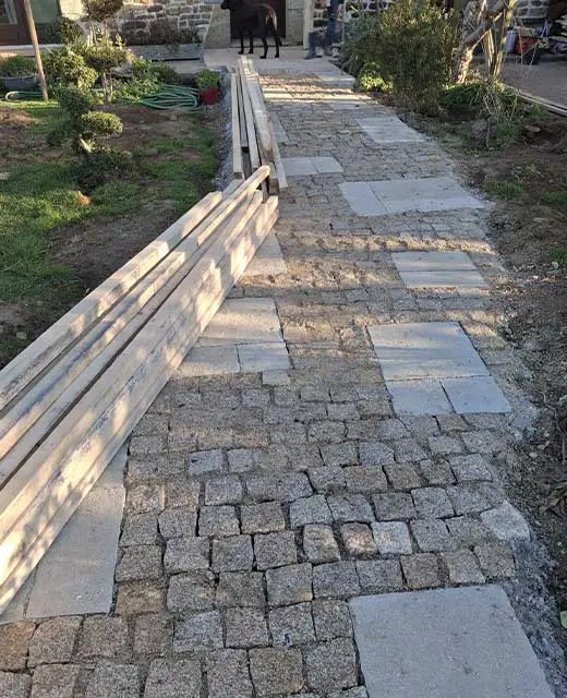 Aménagement extérieur et allée en pavé granit à Pont-Scorff