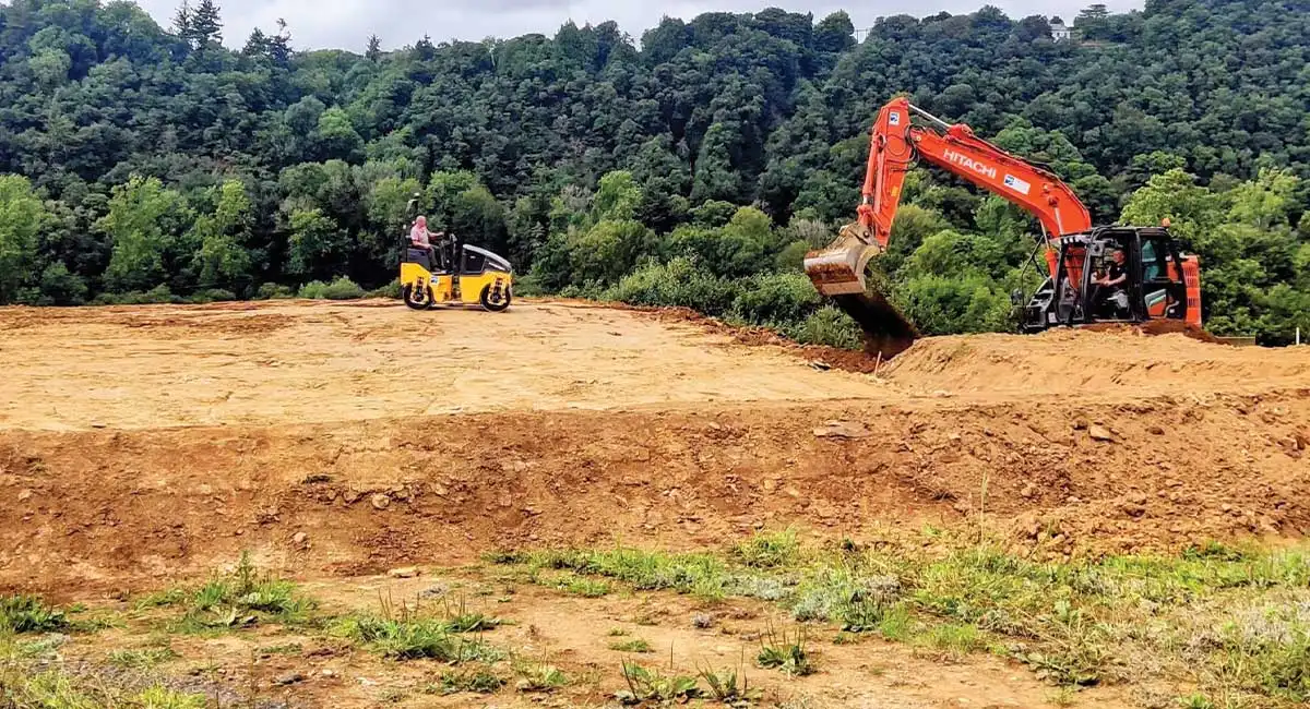 Alto TP a réalisé le terrassement pour la construction du manège du centre équestre Ecurie la petite bohême à Saint-Coulitz dans le Finistère