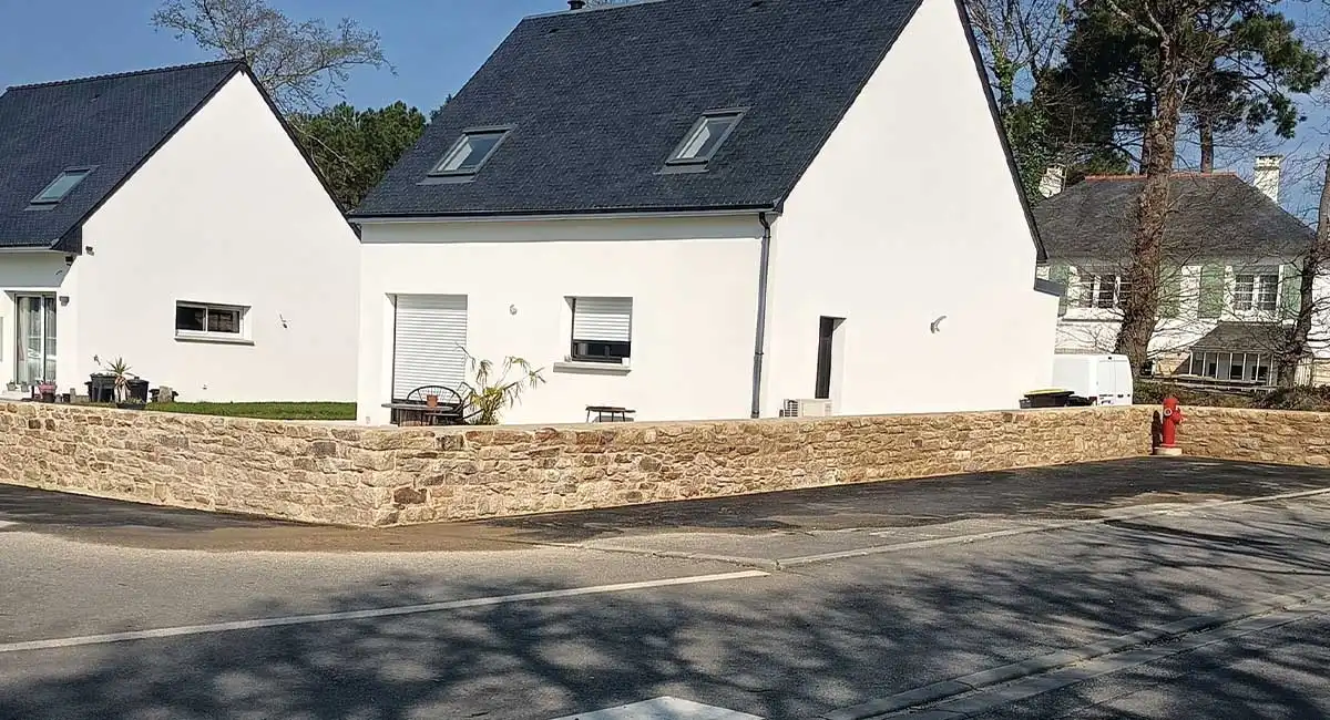 Alto TP effectue des travaux de rénovation pour tous vos éléments de maçonnerie paysagère : Murs de pierre sèche; Construction de muret en pierre,...