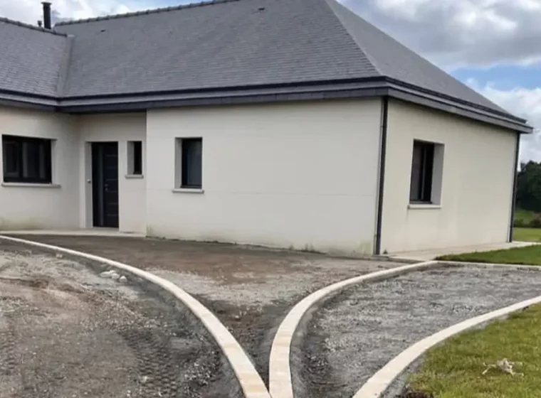 Pose d'enrobé noir pour une cour de maison à Quimper par Alto TP